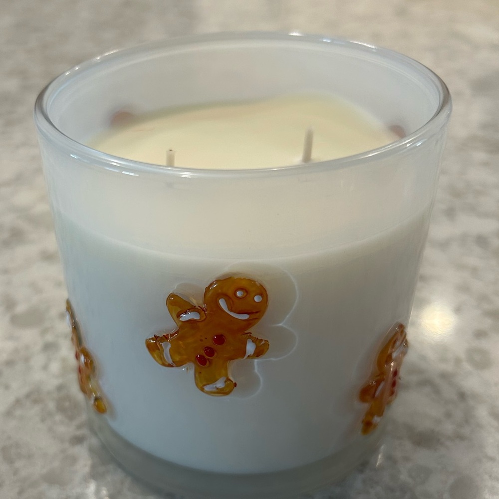 “New” Red Leaf Home Gingerbread candle 15 oz